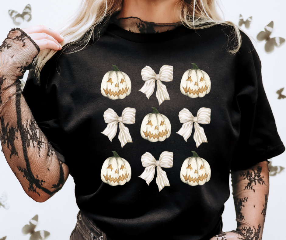 White Pumpkin Bow Pattern Black Tee